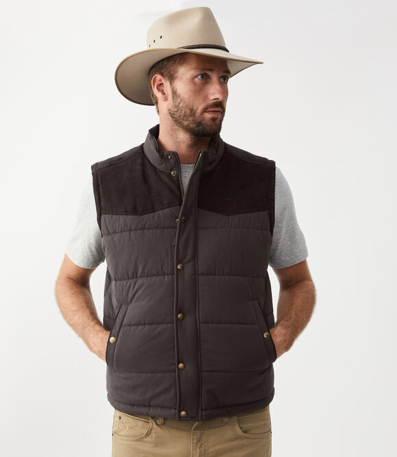 R.M Williams Carnarvon Vest: Chocolate